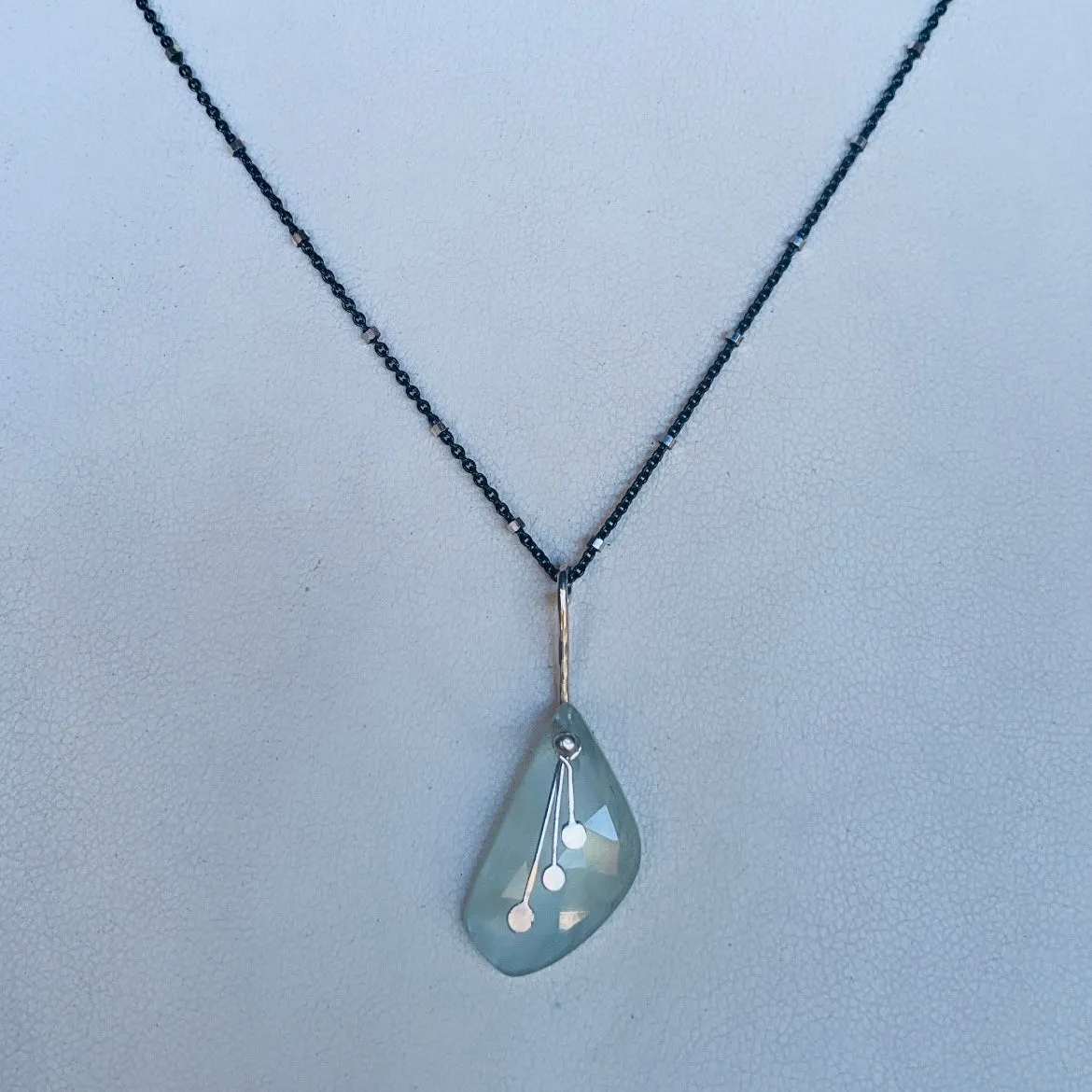 Pendulum Dots free form aquamarine necklace