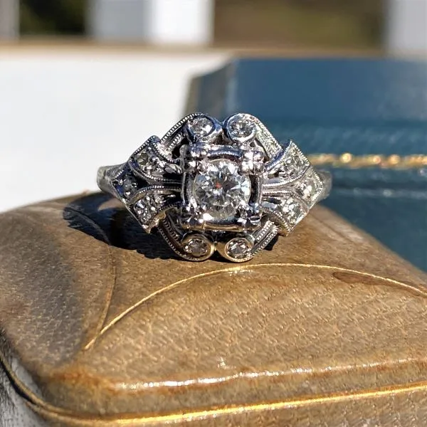 Vintage Diamond Ring, RBC 0.20ct.